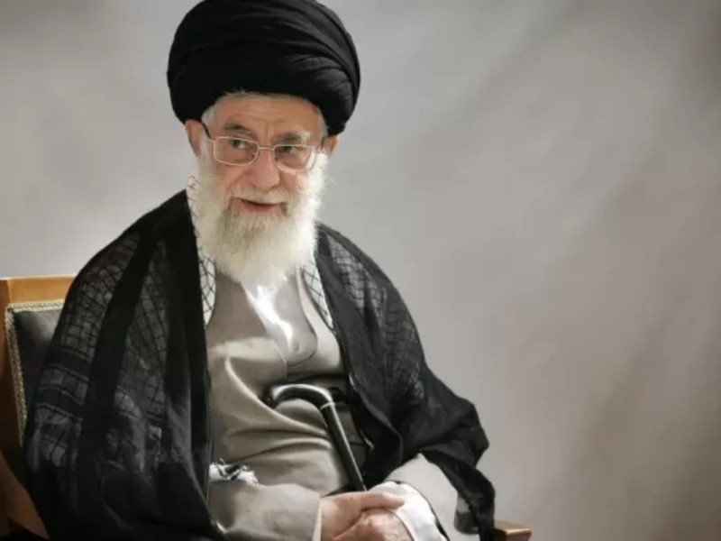 رهبر معظم انقلاب اسلامی به‌مناسبت سال نو و عید سعید فطر با درخواست رئیس قوه قضائیه برای عفو، تخفیف و تبدیل مجازات بیش از دوهزار نفر از محکومان محاکم موافقت کردند.