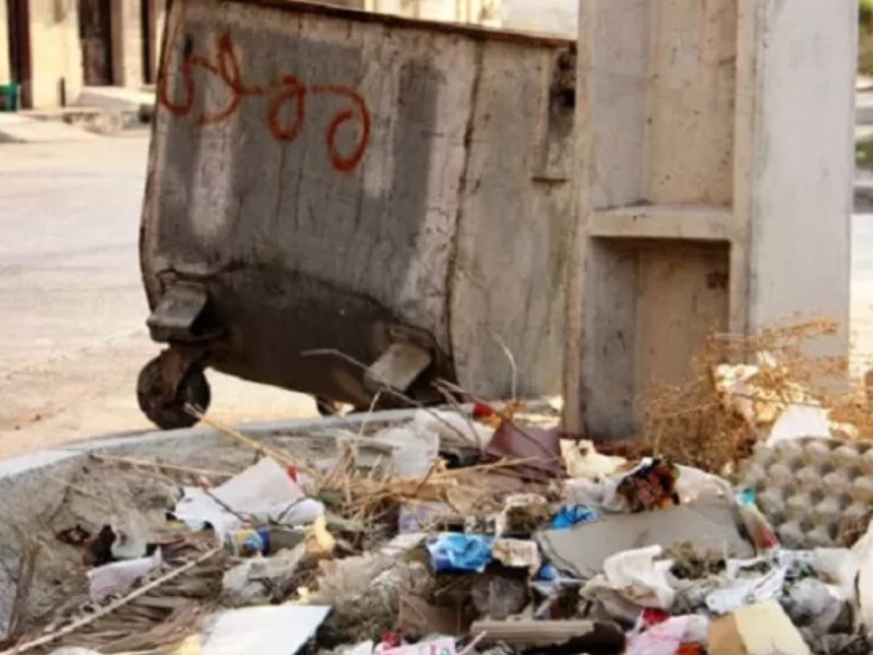 اسلام‌آبادی‌ها از کمبود مخازن زباله گلایه‌مند هستند