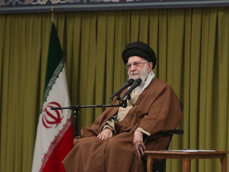 هرکسی مزدوری آمریکایی‌ها را قبول کند ملت ایران او را زیر گام‌های خود لگدمال می کند/شبهه افکنی یکی از کارهای اساسی دشمن است