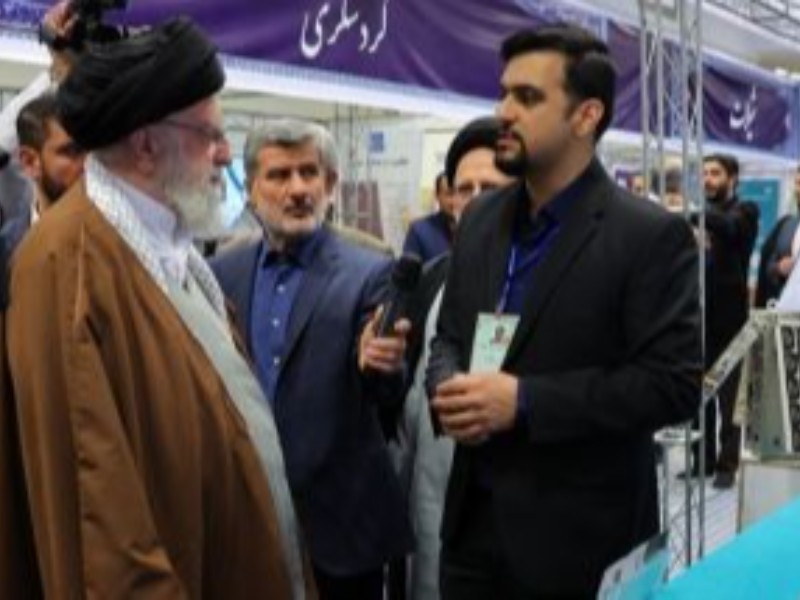 بازدید رهبری از نمایشگاه توانمندی‌های بخش خصوصی