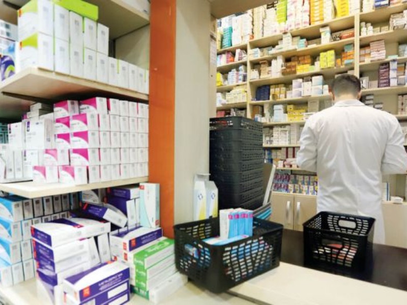 اسلامآبادیها با کمبود دارو و داروخانه مواجهاند اسلامآبادیها با کمبود دارو و داروخانه مواجهاند
