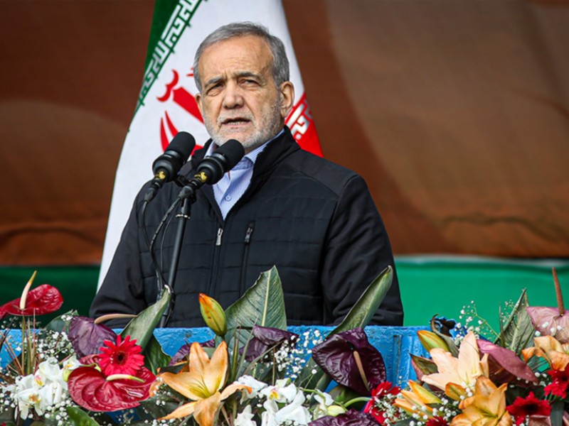 حضور مردم در ۲۲ بهمن به قدم‌های خادمان ملت استواری بخشید