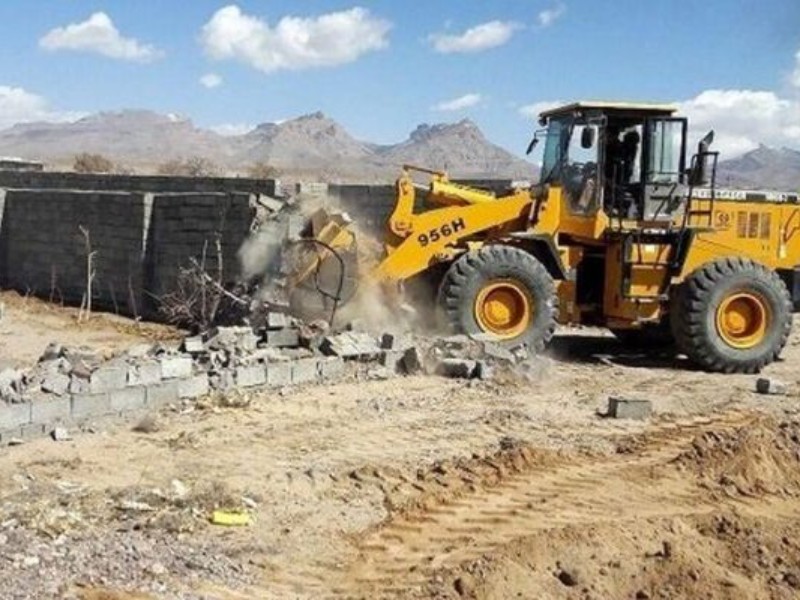 زمین‌خواری پدیده‌ای که در اسلام‌آبادغرب رواج دارد