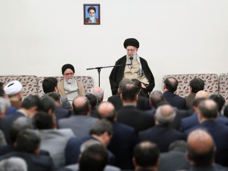 تنها راه‌حل مشکلات، پایبندی به مبانی انقلاب است/حفظ رویکرد انقلابی، مهمترین ویژگی وزارت اطلاعات از ابتدا تاکنون