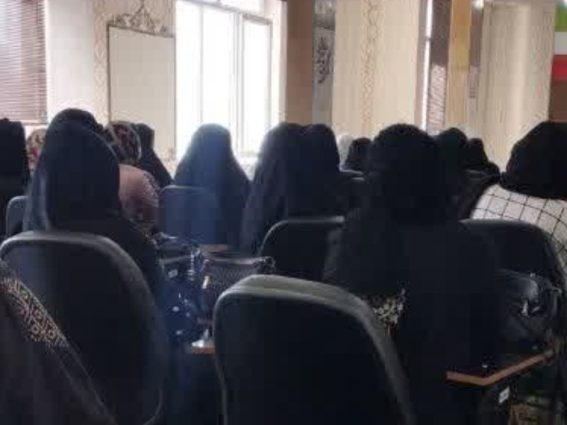 شرکت بیش از ۷۰ مددجوی اسلام آبادی در کلاس آموزشی پیشگیری از رفتارهای پرخطر،کنترل خشم وتاب آوری