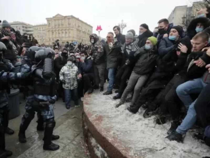 نقض حقوق شهروندان غربی با محدودکردن آزادی تجمع نقض حقوق شهروندان غربی با محدودکردن آزادی تجمع