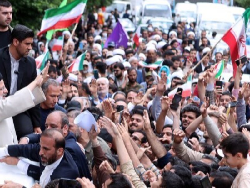 حمایتها و رهنمودهای مراجع و علما را قوت قلب و چراغ راه دولت مردمی میدانیم حمایتها و رهنمودهای مراجع و علما را قوت قلب و چراغ راه دولت مردمی میدانیم