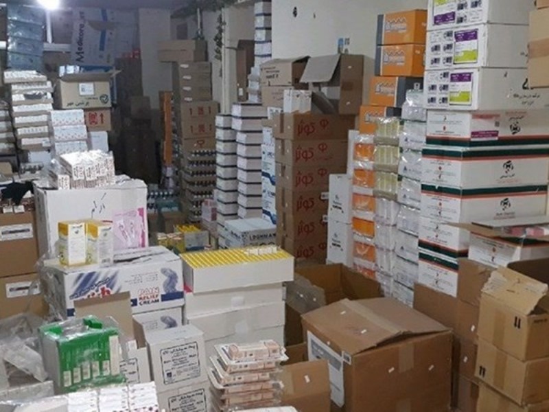 فرمانده انتظامی استان کرمانشاه گفت: ماموران پلیس سنقروکلیایی در عملیاتی موفق به کشف ۲۱ هزار و ۲۸۴ عدد انواع داروی احتکاری به ارزش ۴۰ میلیارد ریال شدند.