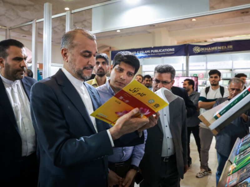 حجم مبادلات تجاری ایران با همسایگان از۹۰ میلیارد دلار گذشت حجم مبادلات تجاری ایران با همسایگان از۹۰ میلیارد دلار گذشت