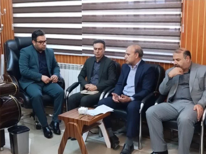 مدیر کل تامین اجتماعی استان  به منظور تقویت تعاملات و ارتباطات فی مابین با شهردار دیدار و گفت و گو کرد.