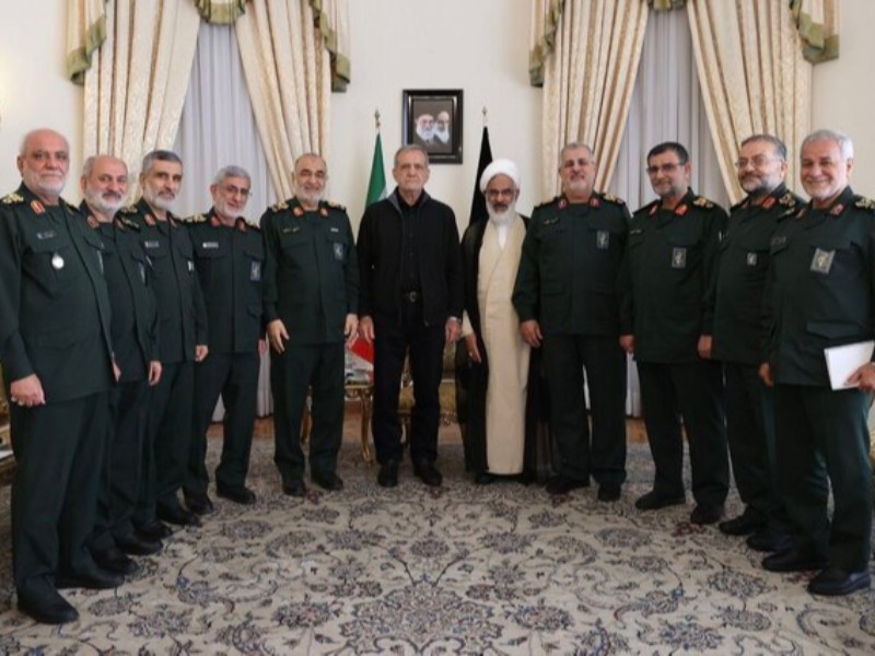 جمعی از فرماندهان ارشد سپاه پاسداران انقلاب اسلامی با رئیس جمهور منتخب دیدار کردند.
