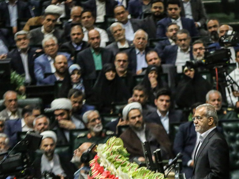 پزشکیان: دولت از تمام ظرفیت‌ها برای صیانت از حقوق خبرنگاران بهره می‌گیرد