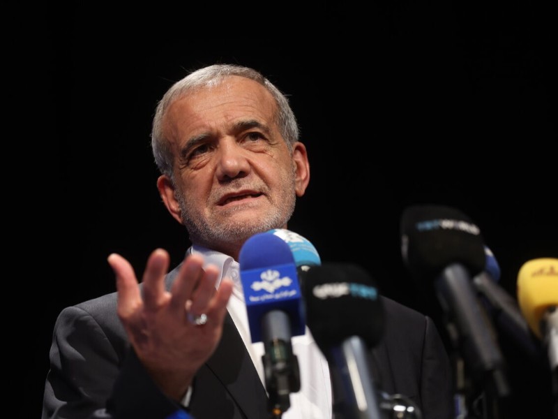 پزشکیان: در دولت چهاردهم هیچ خیانتی بالاتر از سپردن کار به افراد کارنابلد نیست پزشکیان: در دولت چهاردهم هیچ خیانتی بالاتر از سپردن کار به افراد کارنابلد نیست