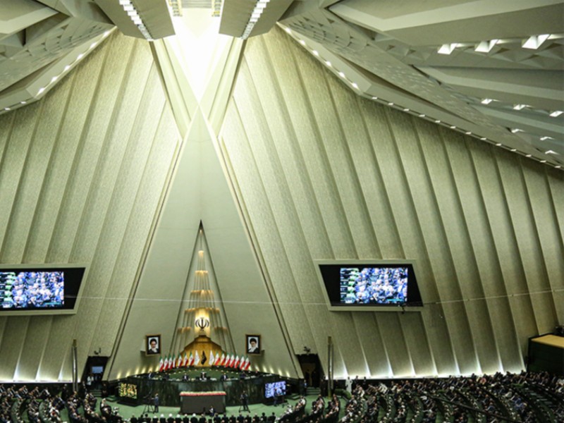 رئیسجمهور فردا برای دفاع از کابینه به مجلس میرود رئیسجمهور فردا برای دفاع از کابینه به مجلس میرود