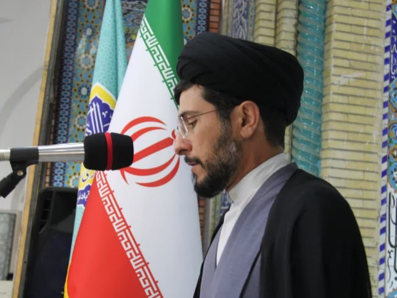 حواسمان باشد که در خطوطی که دشمن ترسیم کرده است حرکت نکنیم حواسمان باشد که در خطوطی که دشمن ترسیم کرده است حرکت نکنیم