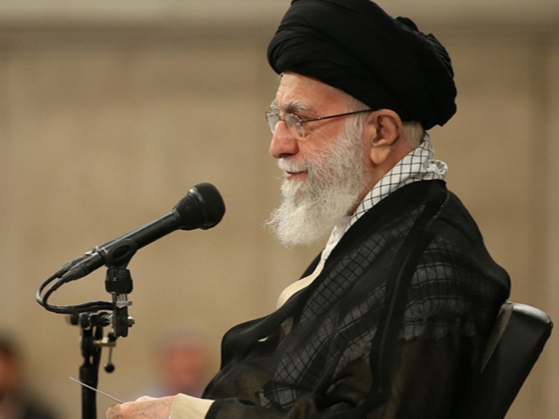 مقام معظم رهبری: انقلاب اسلامی ایران، فرصت و میدان وسیعی را در مقابل جوانان گشوده است