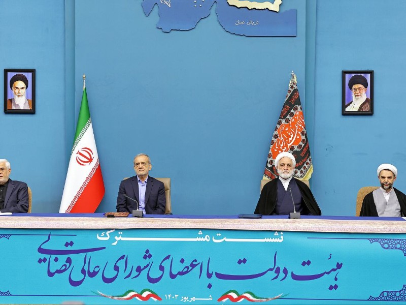 باید مردمی بودن را هر چه بیشتر و افزونتر در نوع حکمرانی خود پیاده کنیم باید مردمی بودن را هر چه بیشتر و افزونتر در نوع حکمرانی خود پیاده کنیم