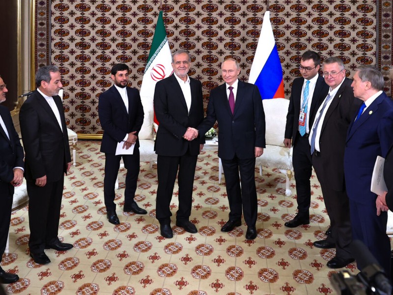 امیدواریم با تقویت ارتباط با همسایگان مشکلات ناشی از تحریمها را کاهش دهیم امیدواریم با تقویت ارتباط با همسایگان مشکلات ناشی از تحریمها را کاهش دهیم