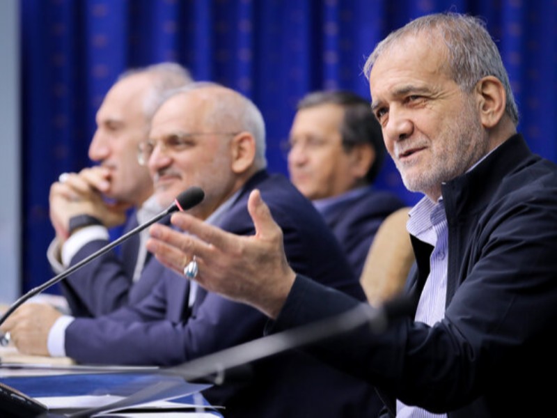 پزشکیان: باید همه موانعی که معیشت مردم را به خطر انداخته از سر راه برداریم