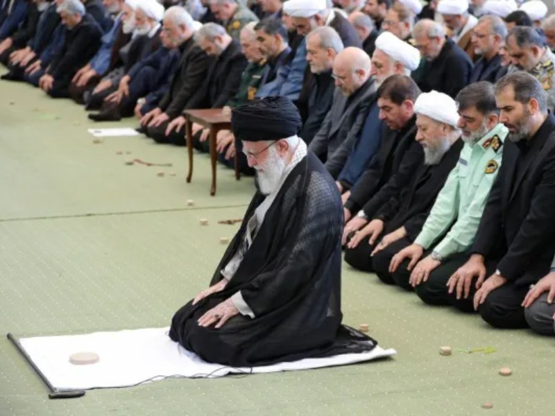 نمازجمعه نصر دشمن را کیش و مات کرد