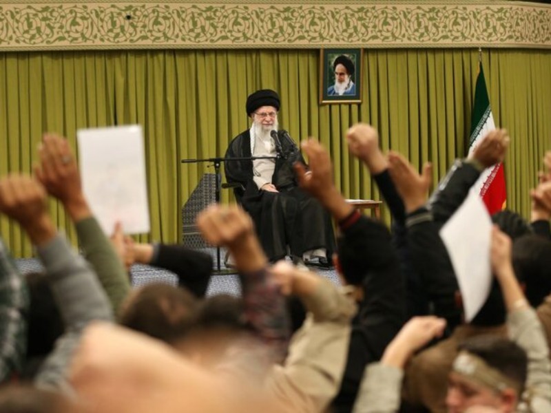 مطمئن باشید مسئولین کشور در جهت مقابله منطقی با دشمن تعلل و کوتاهی نخواهند کرد