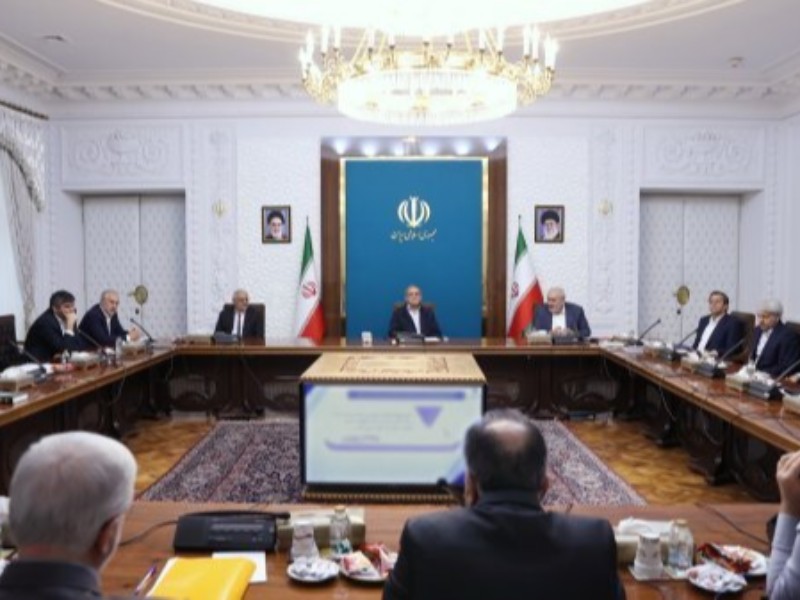 دستور پزشکیان برای رفع سریع موانع پیشروی سرمایهگذاران در صنعت برق دستور پزشکیان برای رفع سریع موانع پیشروی سرمایهگذاران در صنعت برق