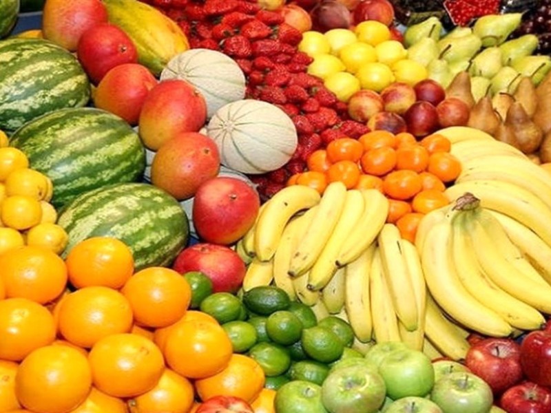 عرضه میوه‌ها بدون کمبود در اسلام‌آبادغرب برقرار است