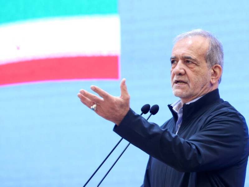 ۳۷ بار پرچم کشورمان در پاریس به اهتزاز درآمد/ پزشکیان: باید قله‌های بلند را هدف بگیریم