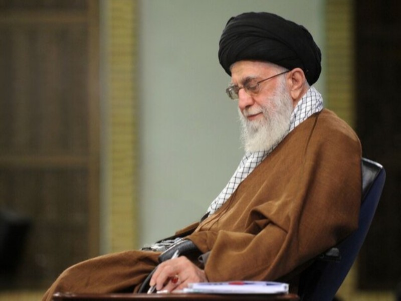رهبر انقلاب: ایران پرچم مقابله با نظام سلطه را برافراشته است