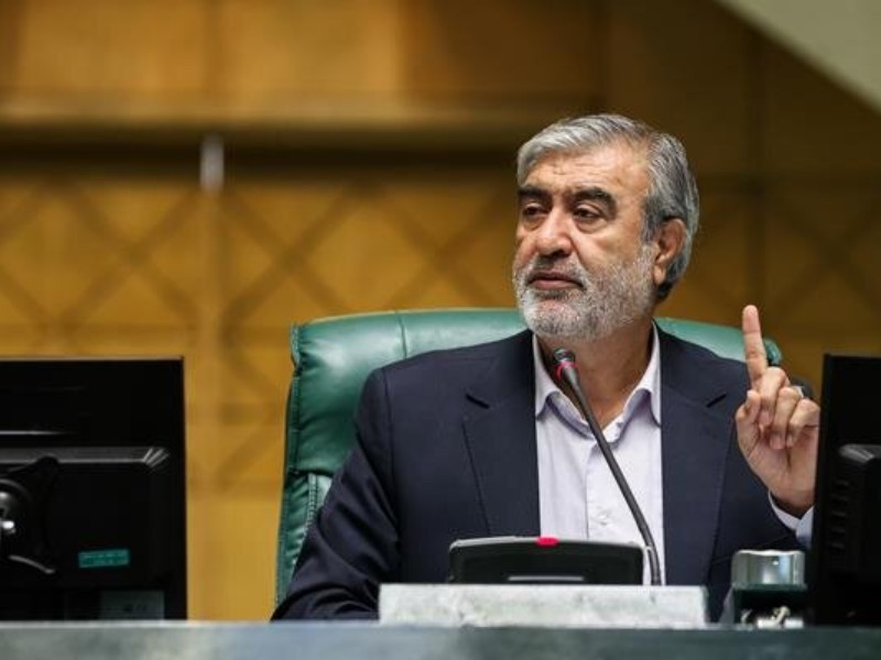 انقلاب اسلامی با عربده کشی تروریست ها خدشه دار نخواهد شد/تیراندازی به سمت مردم اعتراض نیست اغتشاشگری است