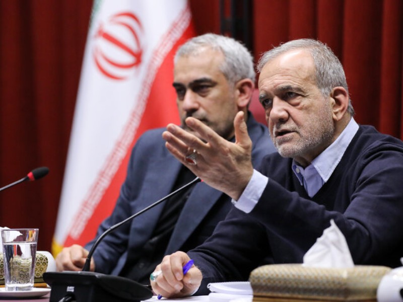 دستور پزشکیان برای واردات کالاهای اساسی از مرز