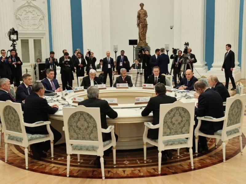 دیدار روسای شرکت‌کننده در اجلاس نخست وزیران سازمان شانگهای با پوتین