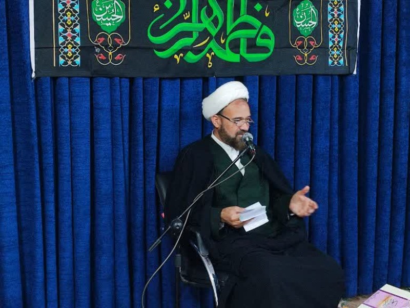 حضرت زهرا (س) معیار حق و الگوی کامل دینداری و ولایت‌مداری است