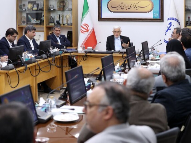 عارف: ۱۶ آذر باید همیشه زنده باشد/ انقلاب ما به این نماد نیاز دارد عارف: ۱۶ آذر باید همیشه زنده باشد/ انقلاب ما به این نماد نیاز دارد