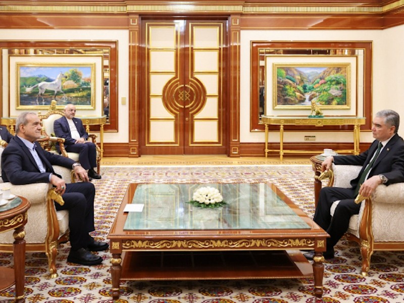 جهان امروز بیش از هر زمان دیگر محتاج شکل‌گیری اعتماد و صلح میان ملت‌هاست